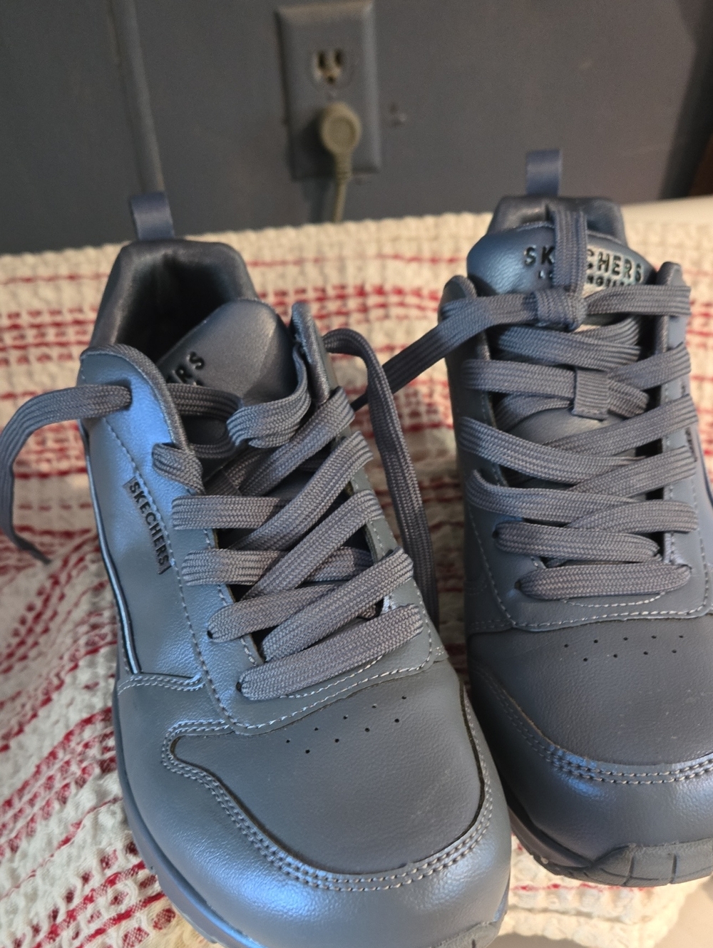 Skechers Womansl ace-Up Sneakers - Slate Gray